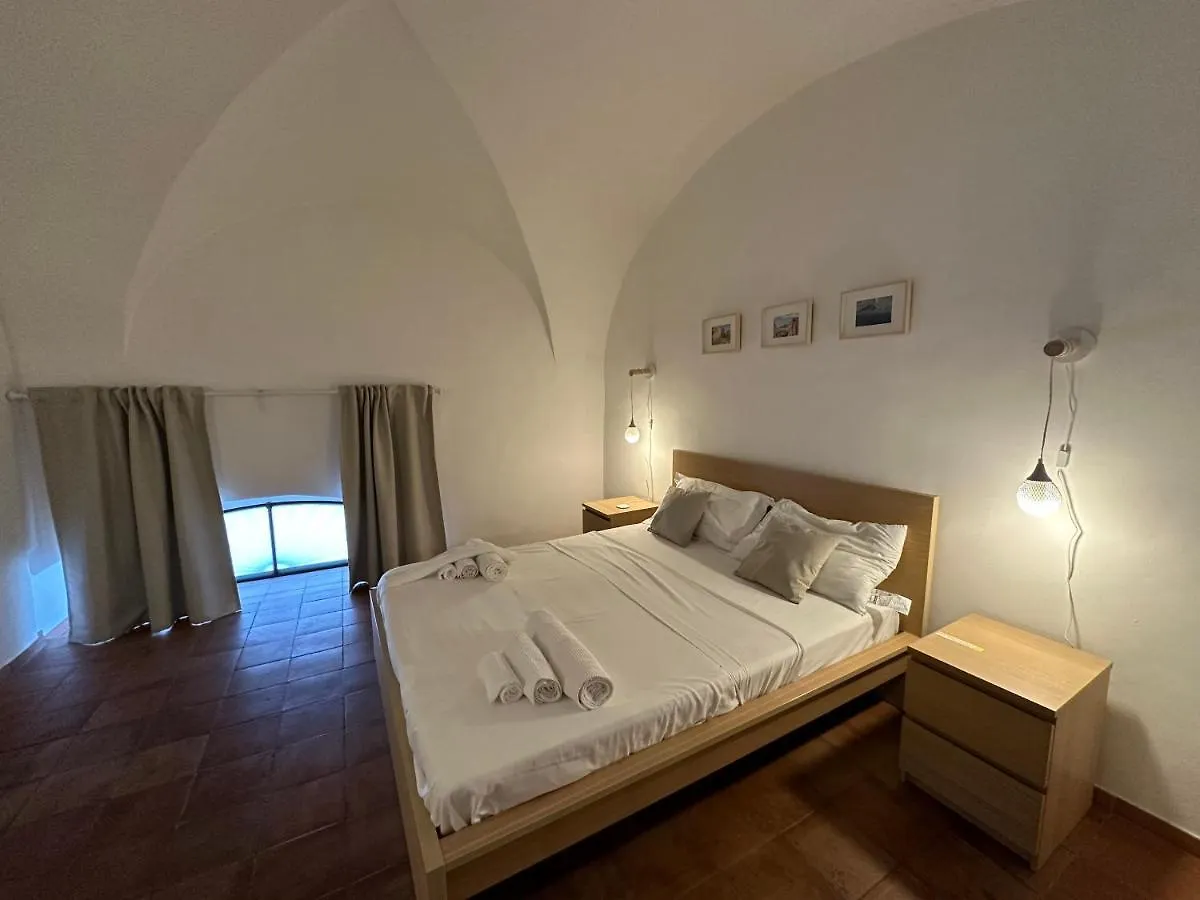 Song Apartment By Eureka CTA 0*,  Italia